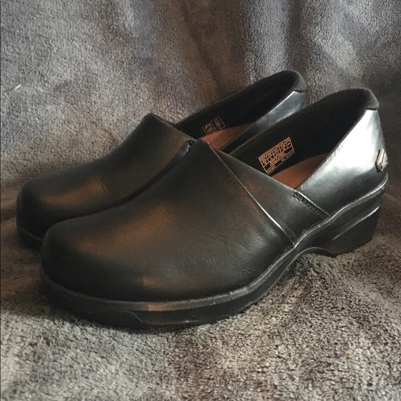 keen leather clogs